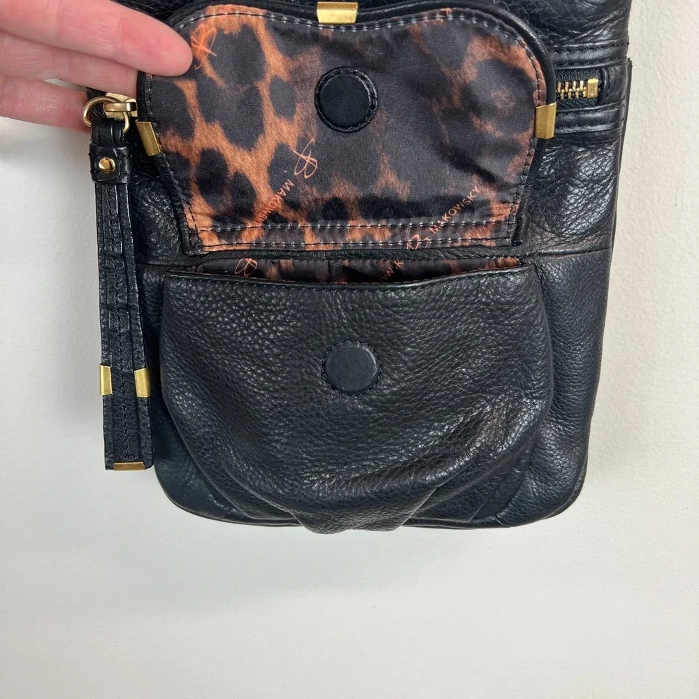 B. Makowsky Crossbody Bag Black Soft Leather Purse Gold Zipper‎ Magnet Pockets